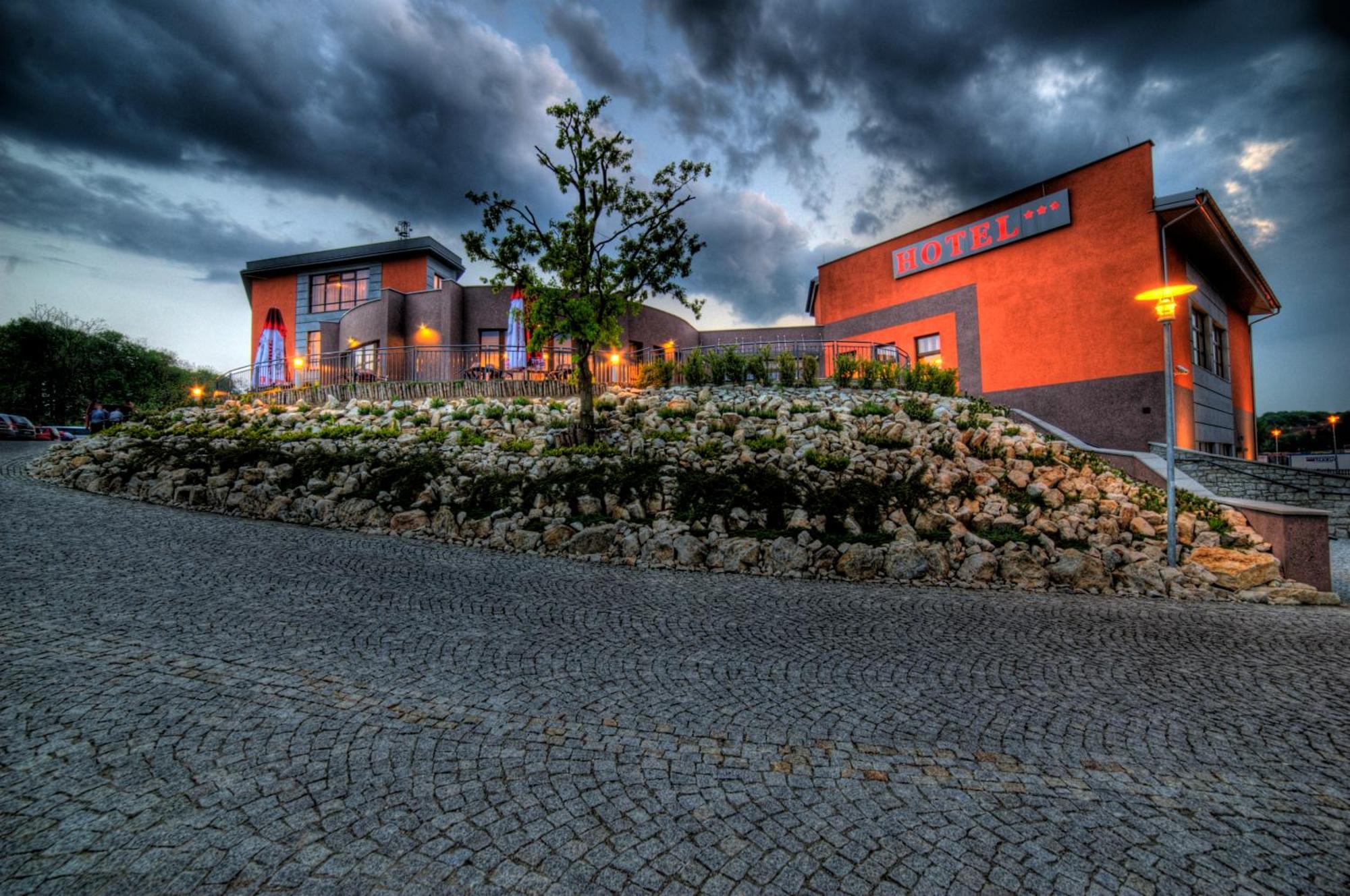 Hotel Esperanto Swidnica  Exterior photo